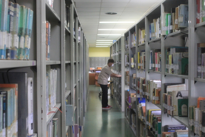 Perpustakaan Unika Soegijapranata Membangun Suasana Learning Space