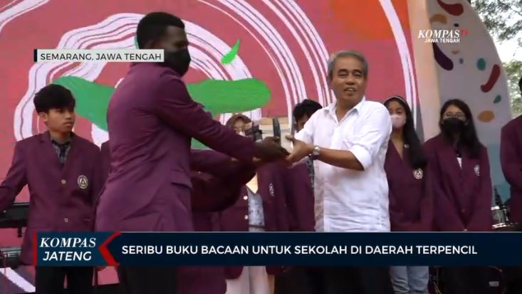 Seribu Buku Bacaan Untuk Sekolah di Daerah Terpencil