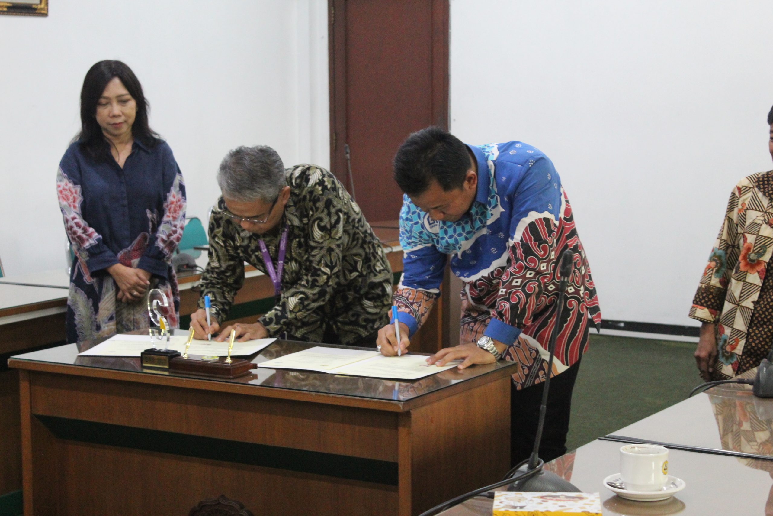 Penandatanganan Perjanjian Kerja Sama SCU dengan GAPENSI Kota Semarang