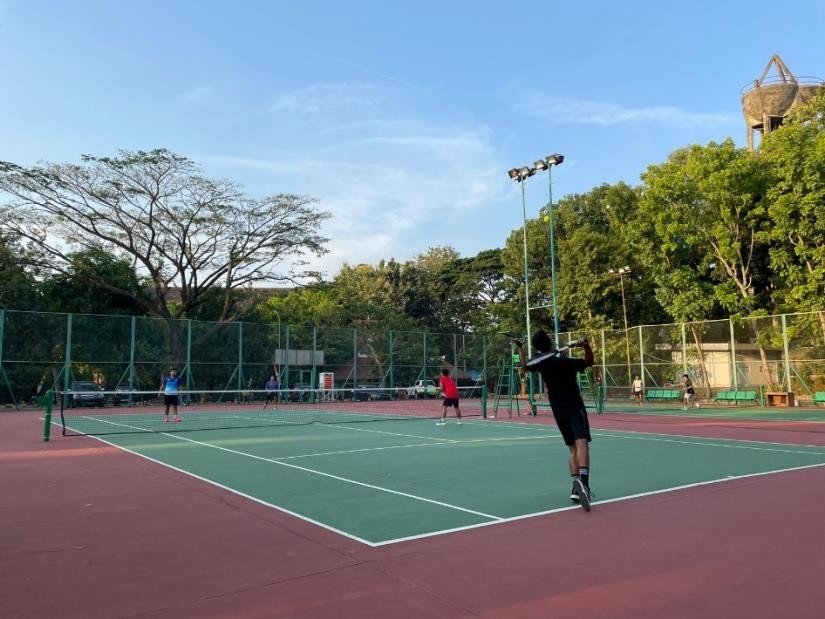 Friendly Match UKM Tennis Lapangan SCU