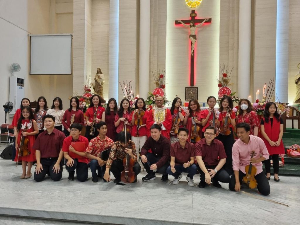 Soegijapranata Orchestra Iringi Misa Imlek di Gereja St. Franciscus Xaverius – Kebon Dalem