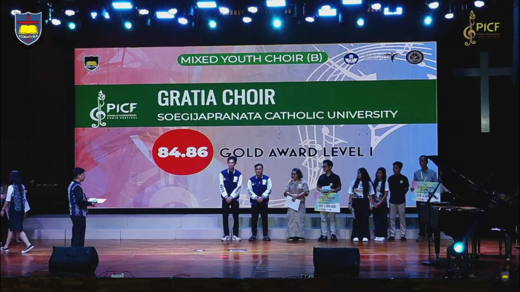 UKM Gratia Choir SCU Raih 2 Medali PICF 2024