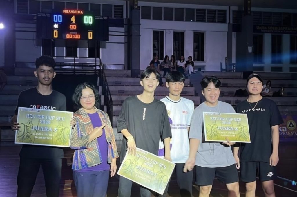 UKM Badminton FHK SCU Raih Juara 2 Rector Cup 2024