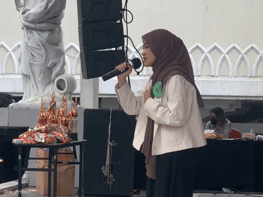 Mahasiswi FK SCU Raih Juara 1 Solo Vocal di Kumbang Sajak Art Competition HIMAPAJAK FIA UNBRAW